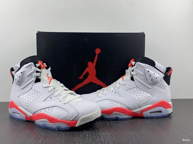 Bmlin Retro (2014) 384664-123 Infrared 6 Jordan White 0824